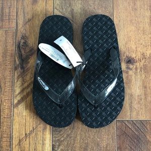 NWT Locals Sandals Women’s Size 7 Black Hawaiian